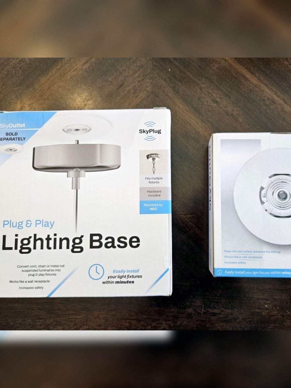 Brand New SKYX Sky Outlet Plug & Play Lighting Base Matte Black and Sky Plug